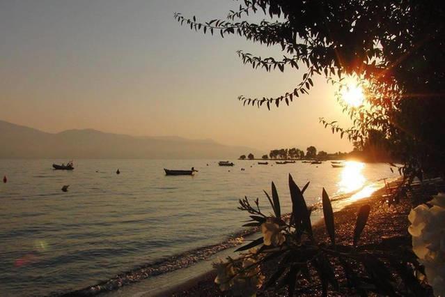Rododafni Bay Residences Bagian luar foto